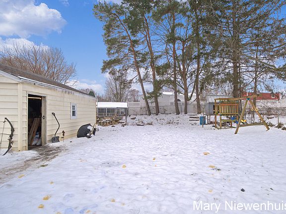 4th image of 174 Brandywyne Dr NW