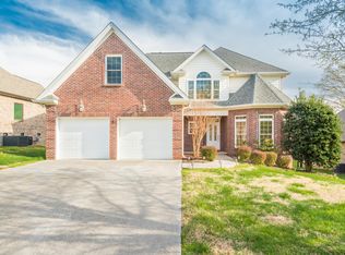 221 Zane Ln, Lenoir City, TN 37772