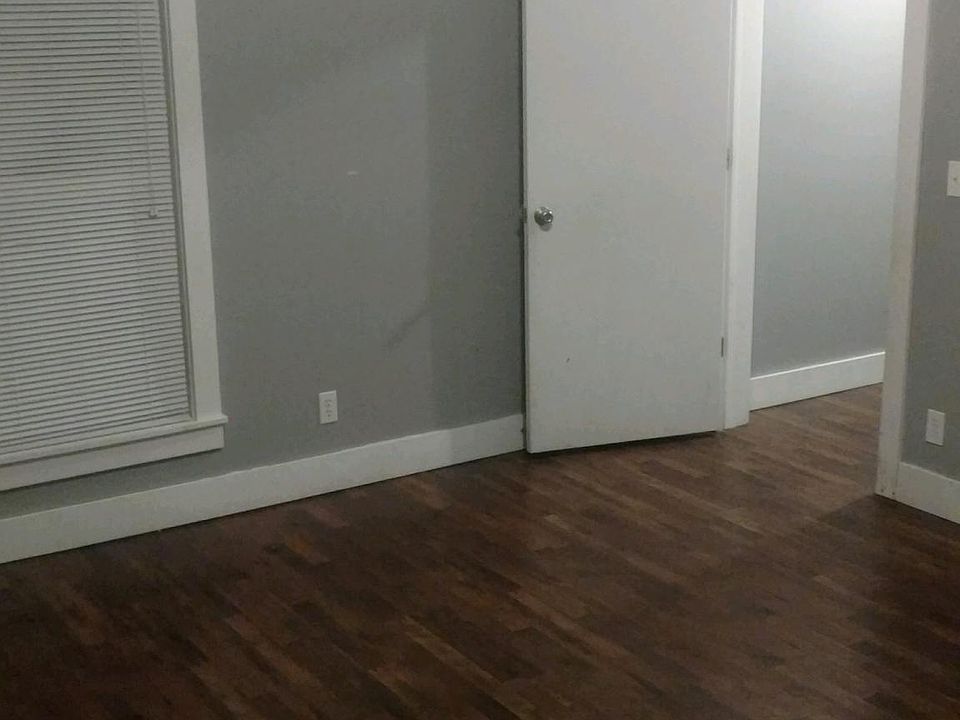 1st image of 423 N Water St