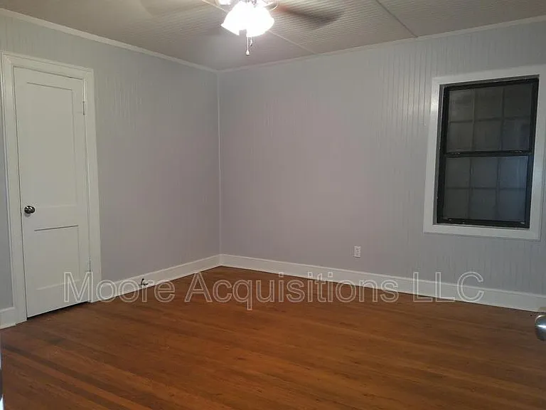 221 Leonard Dr — Photo 17