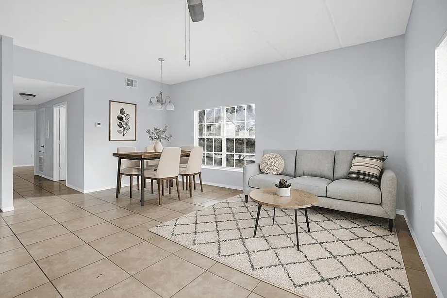 Mariner Apartments — Photo 4