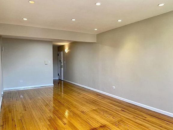 3rd image of 14737 Roosevelt Ave #3