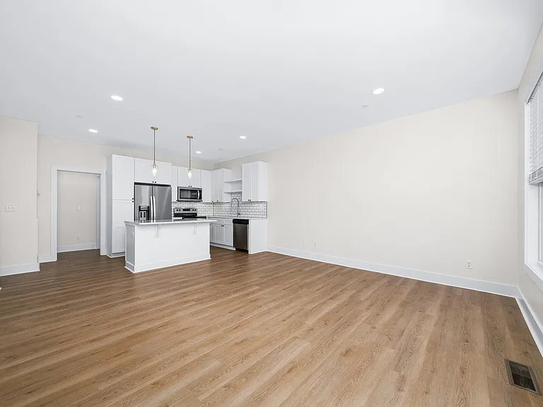 1421 Spring Pointe Ln — Photo 8