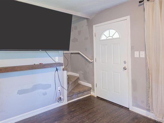 4th image of 13665 Marvin St