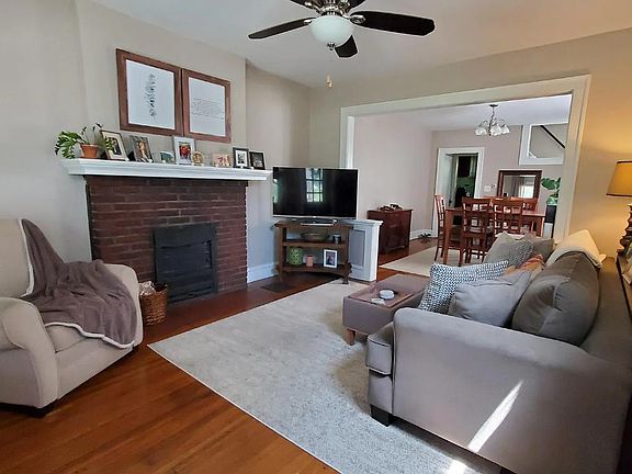 3rd image of 238 E Hudson St #238