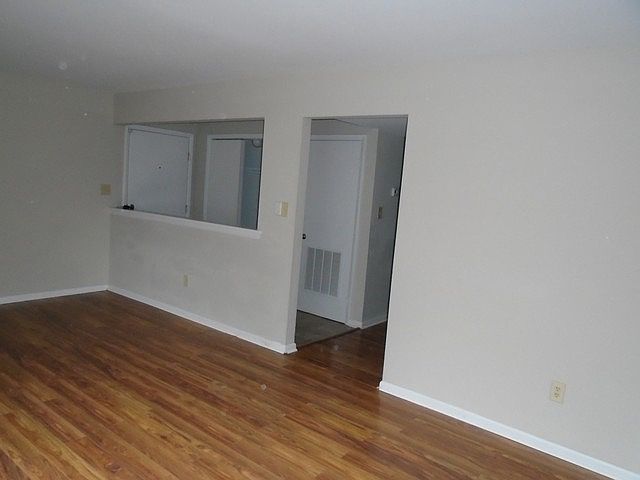 1st image of 1200 Willow Green Dr