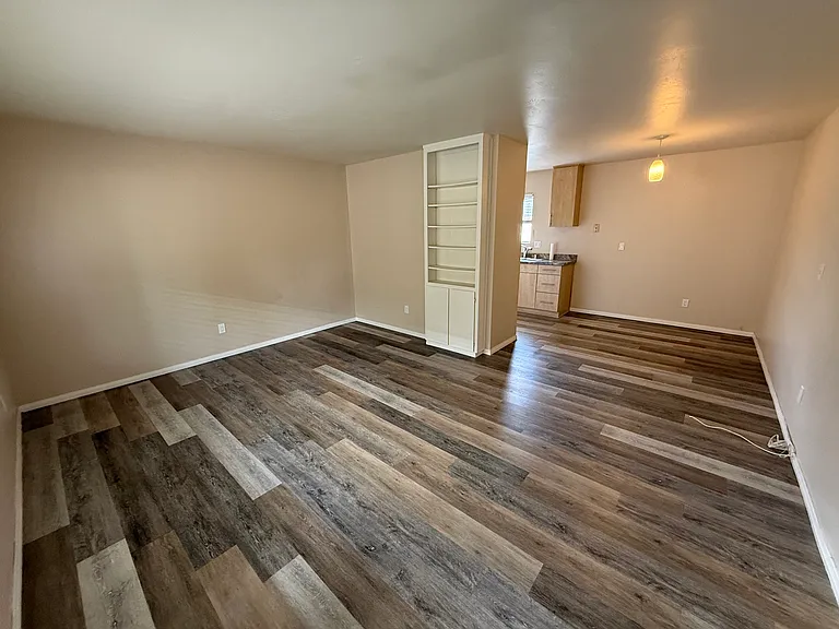1425 Essex St — Photo 15