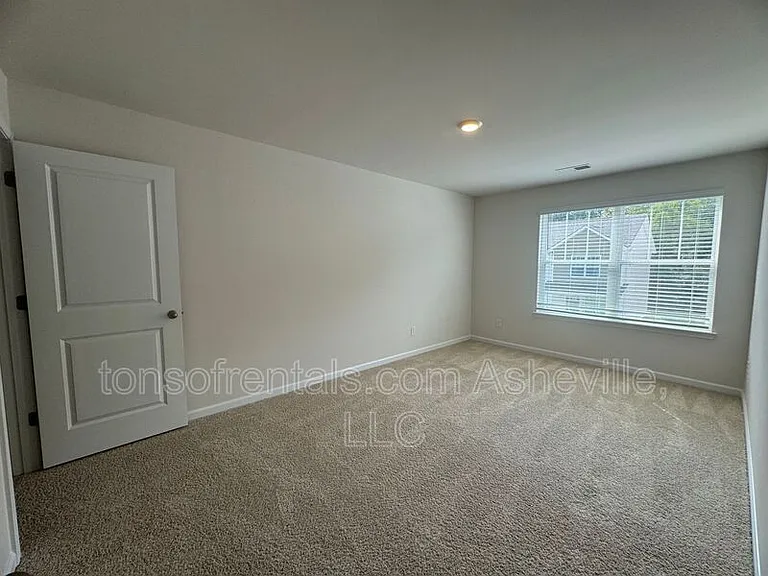 6 Chambers Garden Dr — Photo 14