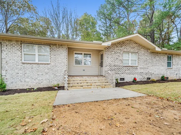 258 Rebecca Dr, Byhalia, MS 38611