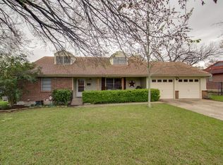 3916 Springbranch Dr, Benbrook, TX 76116