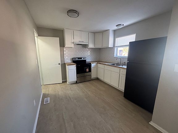 3rd image of 2536 Oepts Ave