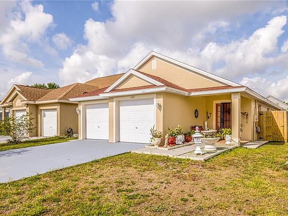 3rd image of 2409 Woods Edge Cir