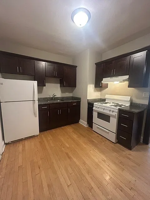 1 bed, 700 sqft, $1,600 — Photo 2