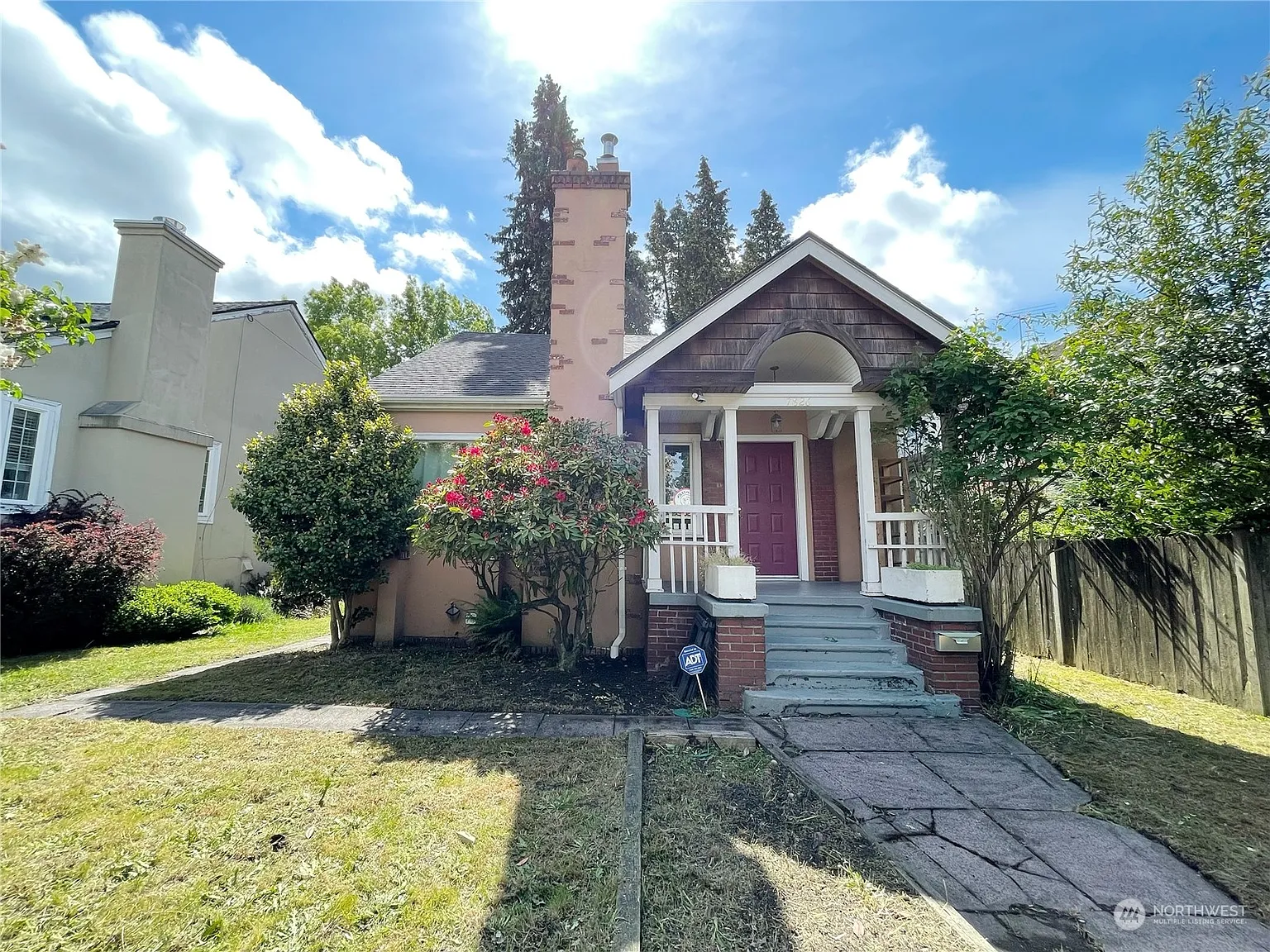 7826 Lake City Way NE photo 1