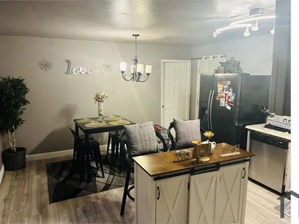 7723 Canova Way, Sacramento, CA 95823