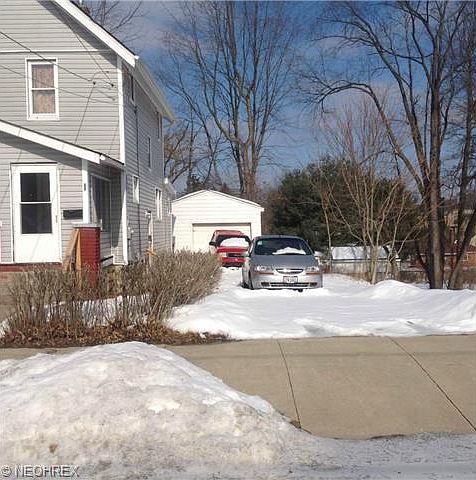 2nd image of 863 Bellevue Ave