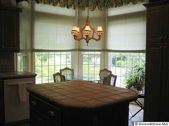 5th image of 198 Heritage Ct
