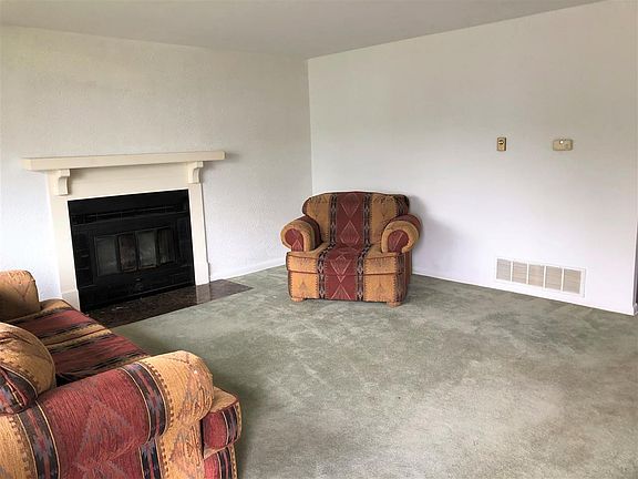 3rd image of 3123 Brereton Ct