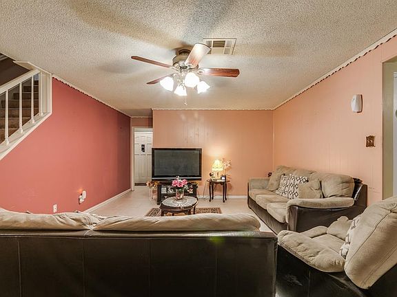 5th image of 5812 Melinda Ln