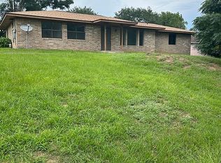 714 W Austin St, Bellville, TX 77418