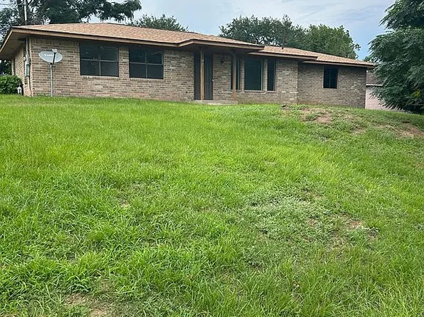 714 W Austin St, Bellville, TX 77418