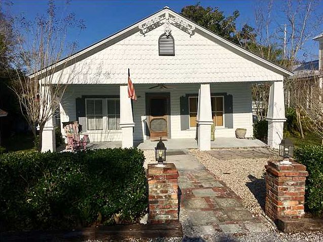 1st image of 105 6th St