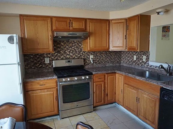 4th image of 43 Theresa Ct Unit 43