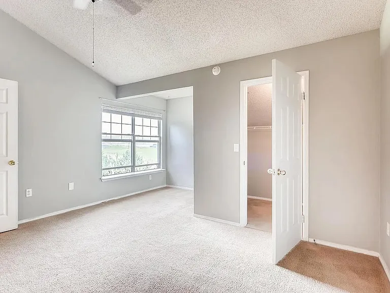 2155 Eagle Ave — Photo 11