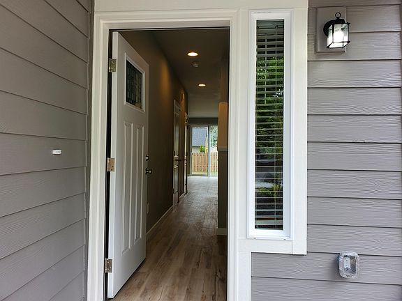 3rd image of 1212 Cora St SE #2