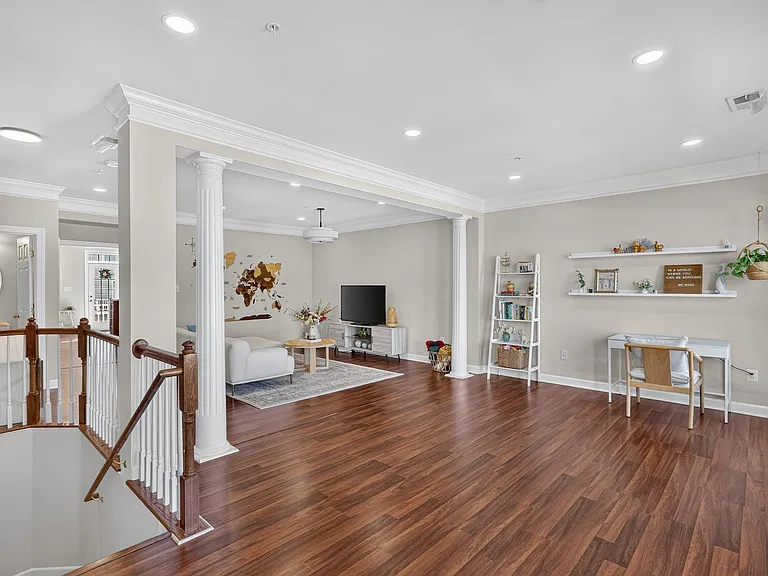 630 Pelican Ave #1 — Photo 3
