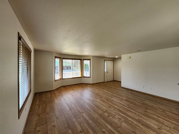 3rd image of 8303 Orcas Dr