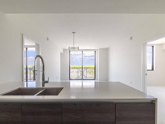 5th image of 301 Altara Ave #591