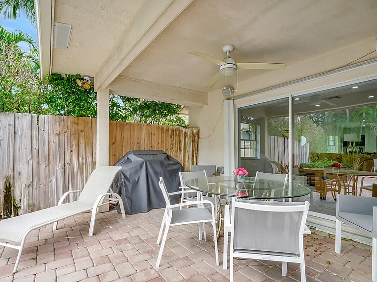 290 E Fern Dr — Photo 42