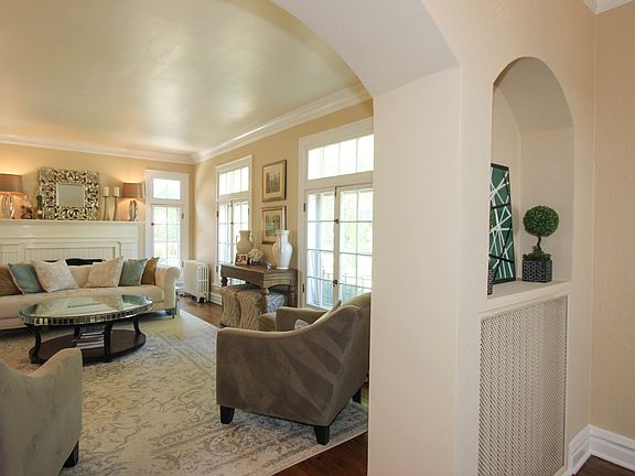 2nd image of 3829 Woodland Ave