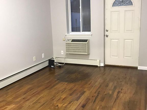 3rd image of 182 Bay 47th St APT 1