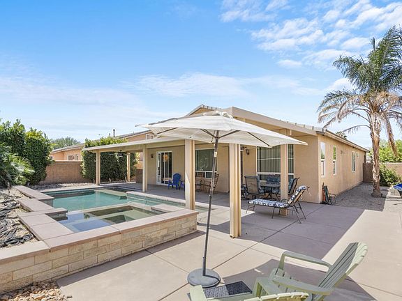 3rd image of 81083 Avenida Fayelynne