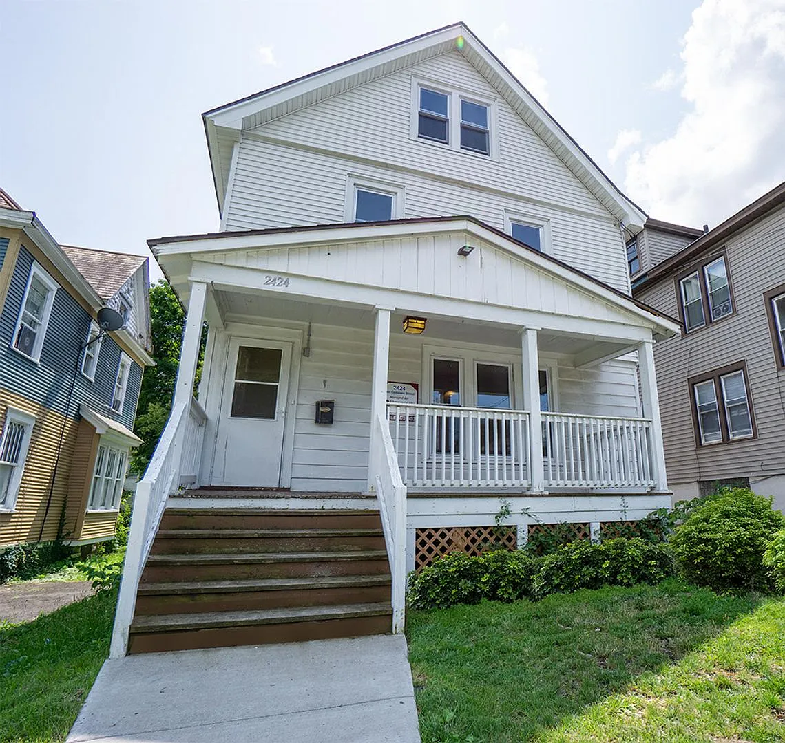 2424 E Genesee - Available 8/1/27 - Spacious Newly Renovated Single Family Home — Photo 1
