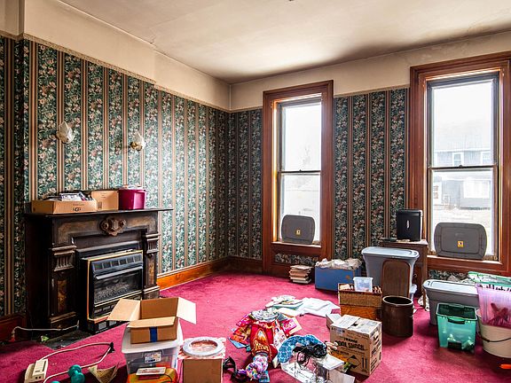 3rd image of 237 W Court St