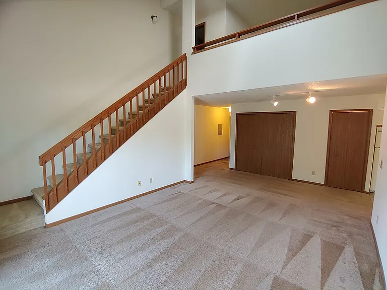 Woodfield Apartments — Photo 9