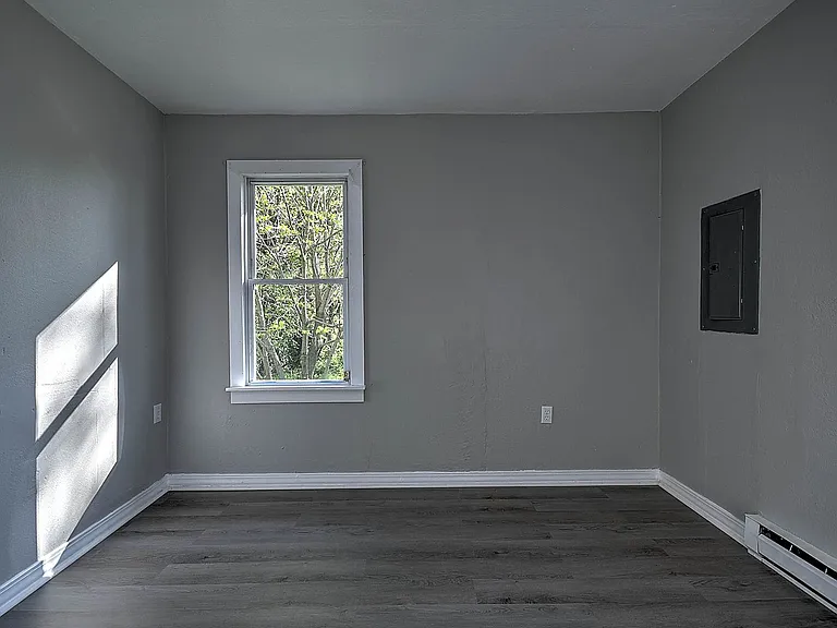 304 N Hardin St — Photo 11