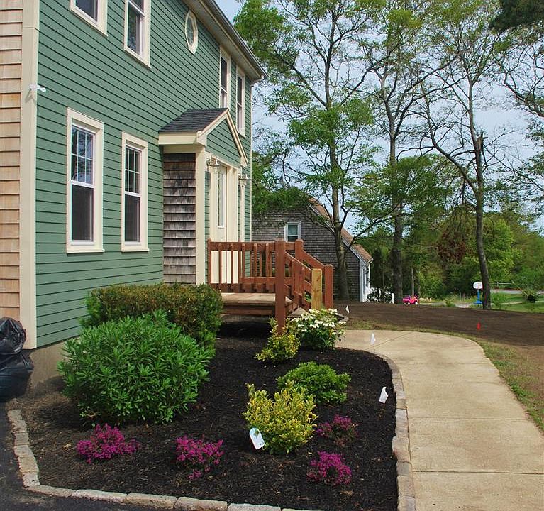 2nd image of 122 Alewife Rd