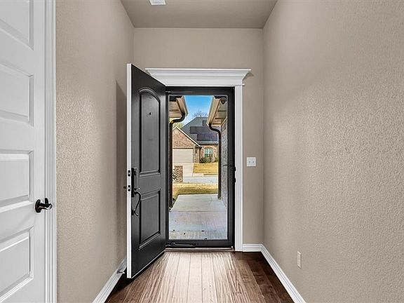 5th image of 4023 Butterfly Ave