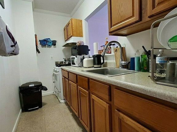 5th image of 504 Greene Ave Floor 3
