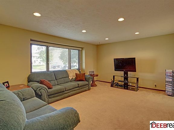 3rd image of 8517 Orchard Ave