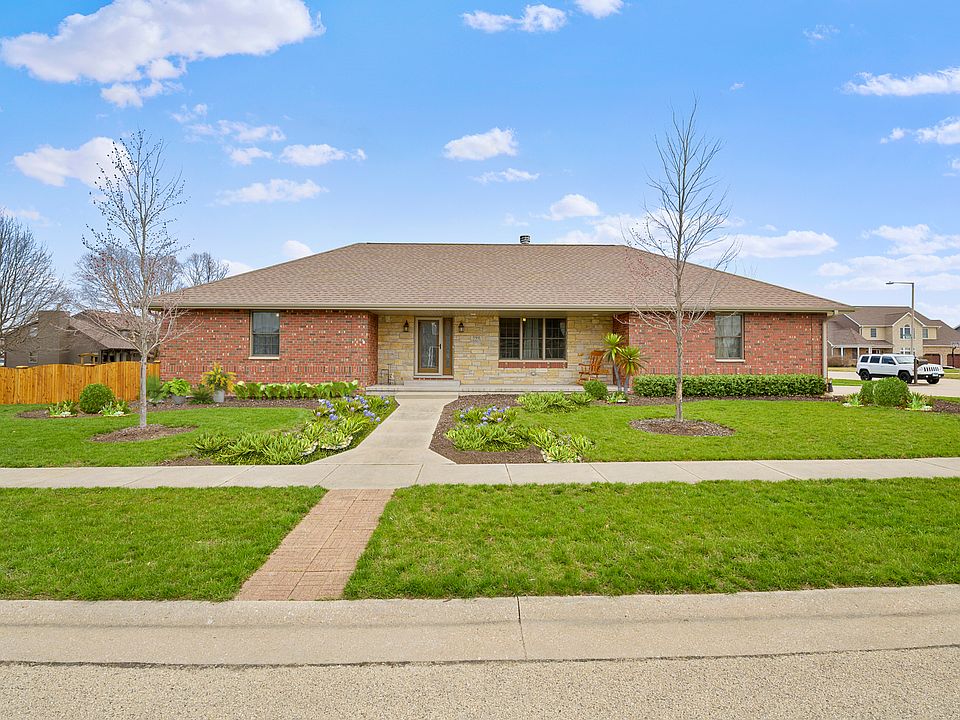 1st image of 590 Eagle Ct