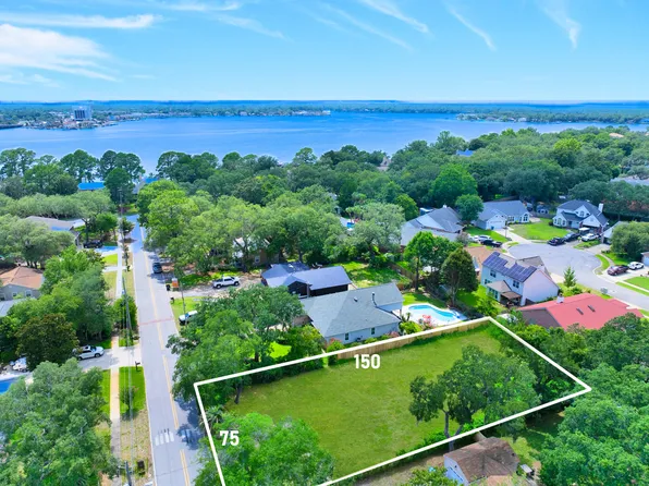 15 Plew Ave, Shalimar, FL 32579