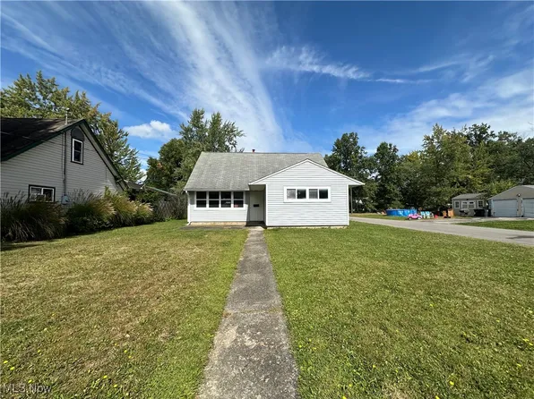 2406 Northwest Blvd NW, Warren, OH 44485