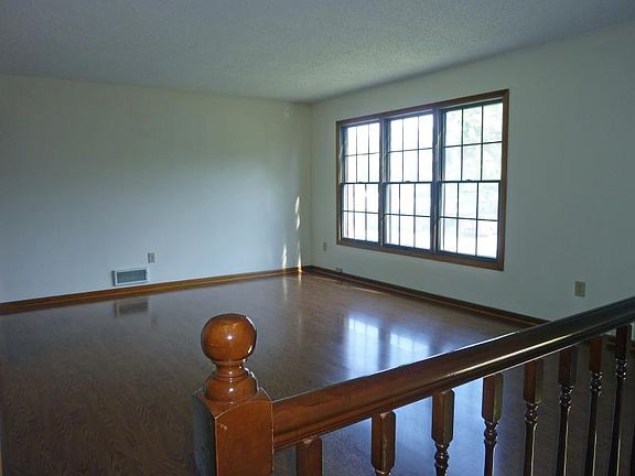 3rd image of 45 Burlington Ct #45