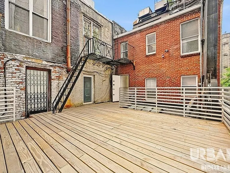 90 E 10th St #2 — Photo 16