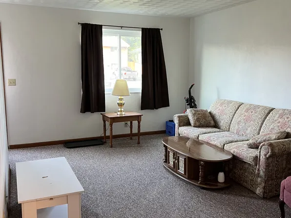 1700 8th St, Moundsville, WV 26041